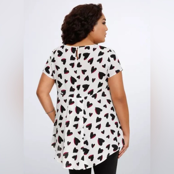 Torrid Heart Print Georgette Hi-Lo Blouse Women’s Size 1X Short Sleeve White - Picture 2 of 8